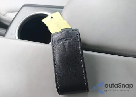 2015 Tesla Model S 70D/85D/P85D z USA, uszkodzony, nr VIN 5YJSA1E29FF110528